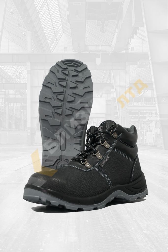 Черевики з металевим підноском